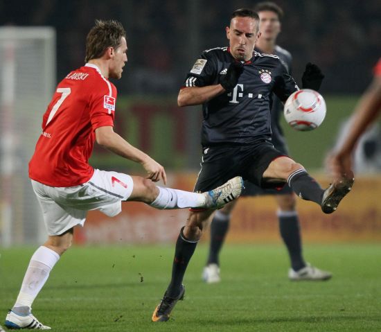 员的首位 员的首位